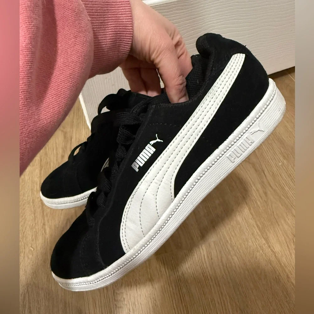 Puma Black and White Sneakers - Picture 8 of 8